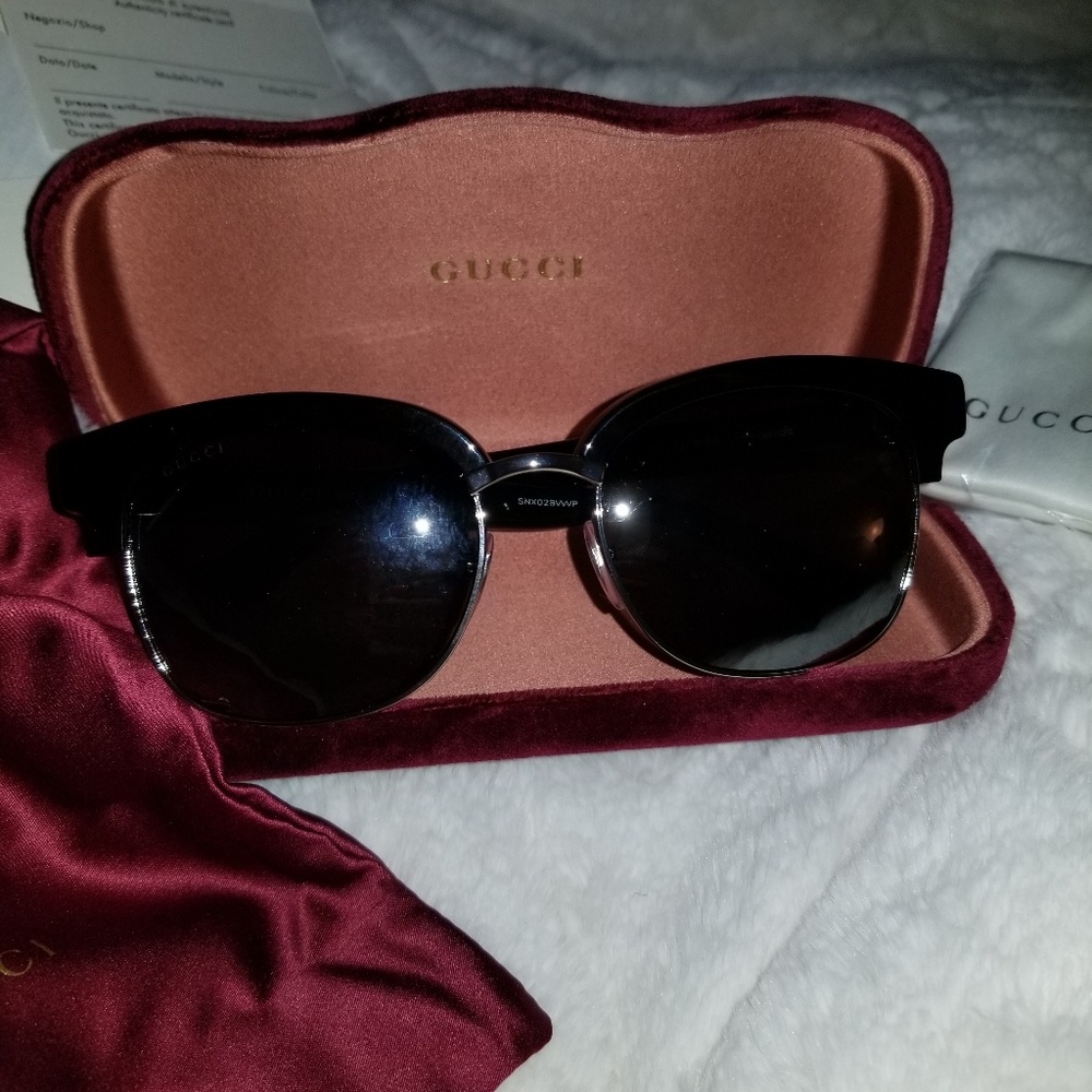 Black mens Gucci shades - Picture 2 of 3
